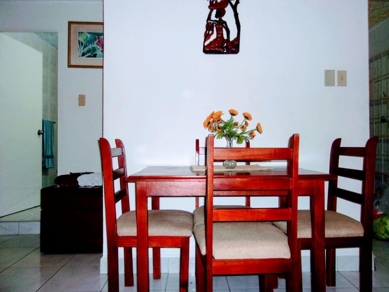 Central Oaklands Kingston Apt Extérieur photo